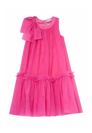 Rosa ärmelloses Kleid mit großer Schleife auf einer Schulter und gerafftem Rüschen-Detail nahe dem Saum, aus leichtem, transparentem Stoff.