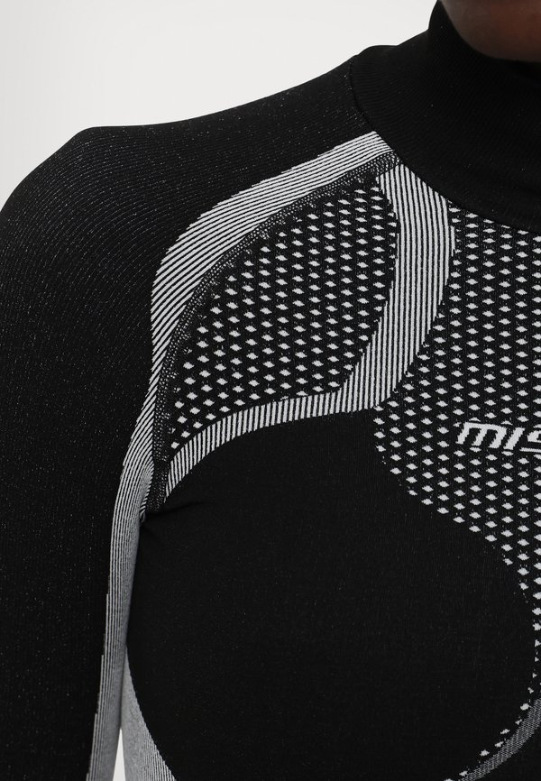 PERFORMA LONG SLEEVE   - Long sleeved top3