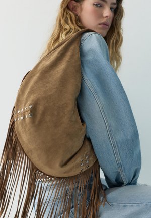 PULL&BEAR SHOULDER - Geantă de mână - light brown