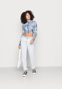 Carhartt WIP PIERCE PANT - Calças de ganga de corte relaxado - blue