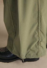 Zign Studio Hlače - olive