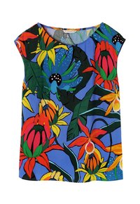 Blusa a maniche corte di colore azzurro chiaro con un motivo floreale audace in colori vivaci, tra cui rosso, giallo, verde e accenti neri.