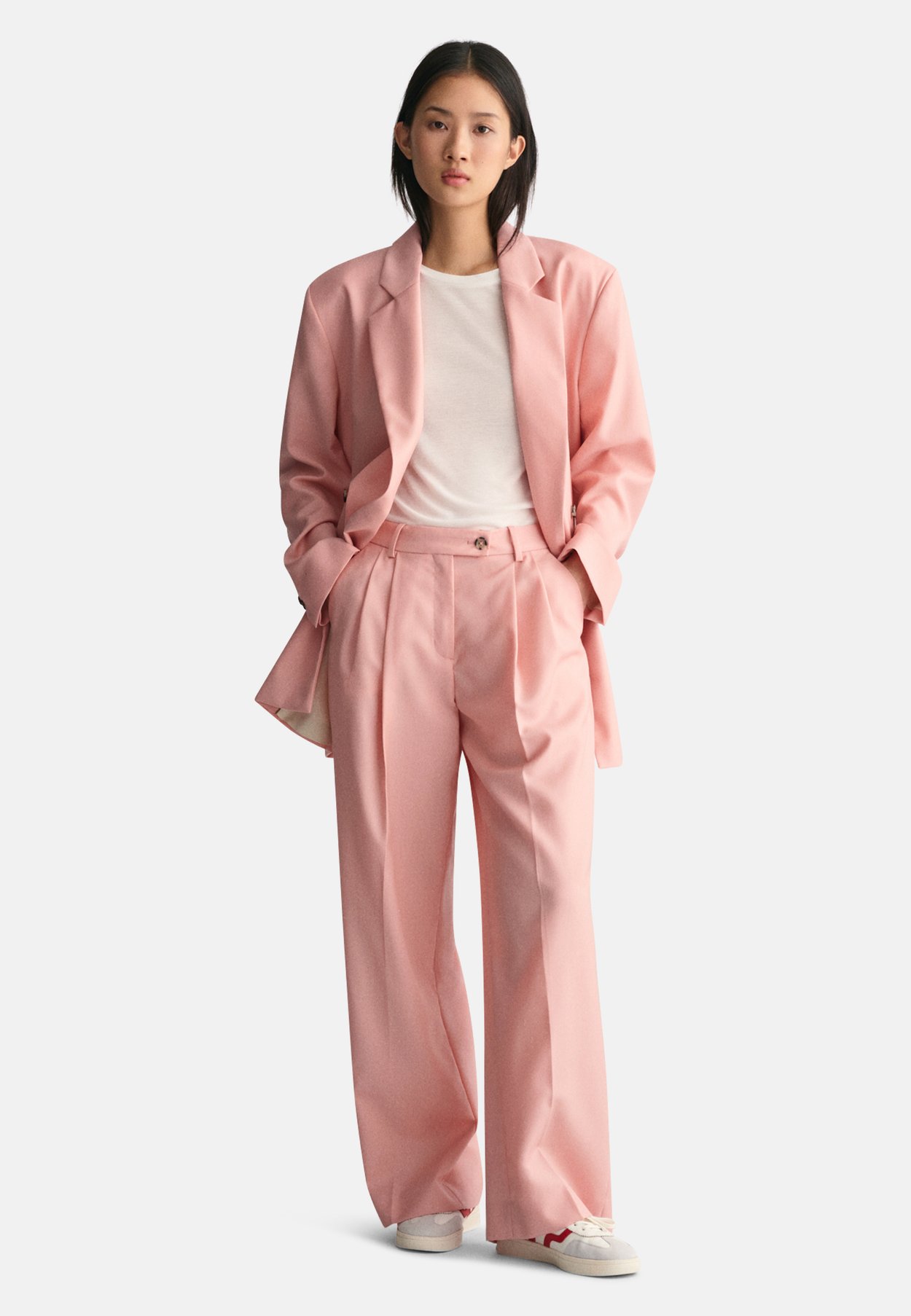 RELAXED FIT