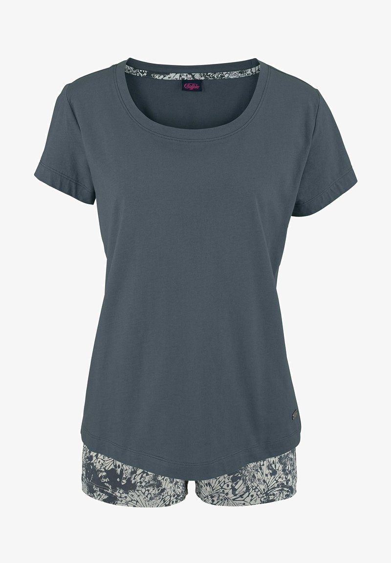 T-shirt corto grigio scuro a maniche corte con scollatura a barca, abbinato a pantaloni corta con un motivo floreale in tonalità di grigio e bianco.