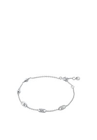 La pulsera de cadena de plata presenta eslabones ovalados con un diseño texturizado y un cierre de gancho. Los acentos notables incluyen un eslabón grabado con el logo.