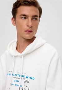 s.Oliver Kapuzenpullover - weiß