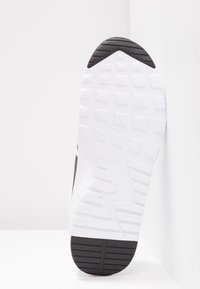 Nike Sportswear Baskets basses - white