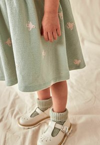 Next SHORT SLEEVE FRILL  REGULAR FIT - Vardagsklänning - green