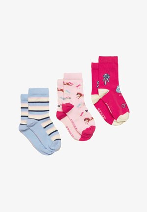 Tri para dječjih čarapa: plave s krem i tamnoplavim prugama, ružičaste s konjima i jahačkom opremom te tamnoružičaste s motivima konjičkog sporta.