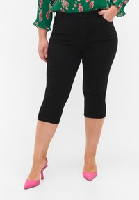 Zizzi - HIGH WAISTED AMY CAPRI  WITH SUPER - Jeansshorts - black Miniatyrbild 1