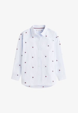Chemise blanche à manches longues avec boutons, rayures verticales fines bleues et petites broderies d'étoiles rouges, blanches et bleues dispersées, une poche poitrine unique.