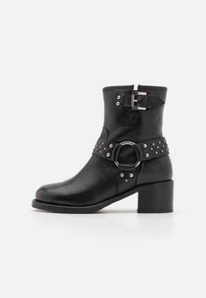NEW CAMPEROS - Cowboy/biker ankle boot - black