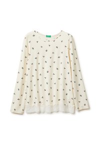 Biała bluzka z długim rękawem w kwiatowy wzór w odcieniach zieleni i czerwieni, z koronkowym dołem w kształcie falbany oraz okrągłym dekoltem. Miękka faktura materiału.