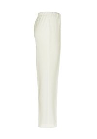Witte relaxed-fit broek van een zachte stof, met een elastische tailleband en een recht ontwerp, die een gladde en minimalistische stijl tonen.