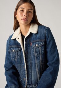 Levi's® ORIGINAL SHERPA TRUCKER Giacca di jeans Zalando