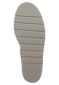 Suela de zapato de goma en gris claro con un patrón texturizado. Presenta ranuras horizontales y pequeños cuadrados para mayor tracción.