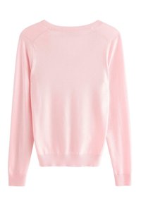 Lyserød strikket sweater med lange ærmer og rund halsudskæring. Har ribbet kant ved ærmer og linning, glat tekstur og klassisk silhuet.