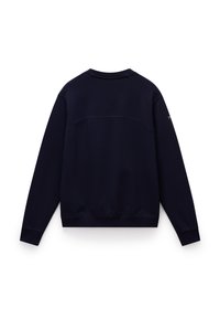 Granatowy sweter, okrągły dekolt, długie rękawy, teksturowana tkanina, ściągacze przy rękawach i u dołu, z subtelnym detalem szwowym z tyłu.
