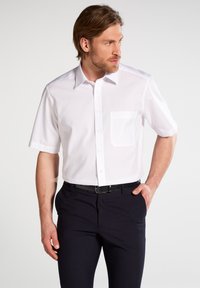 Eterna - UNIFARBENES POPELINE KURZARMHEMD - COMFORT FIT - Camisa elegante - weiss Imagen en miniatura 1