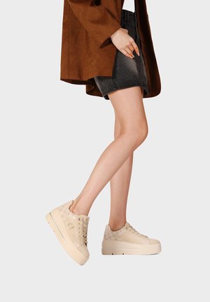 Queen Helena, X35-11 - Sneakers basse - beige