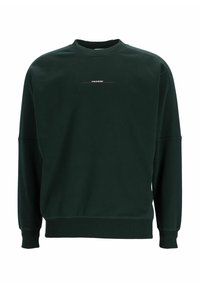 Sudadera de cuello redondo verde oscuro con mangas largas y pequeño texto blanco "CHASIN'" centrado en el pecho subrayado en púrpura.