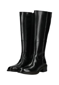 Botas de cuero negro hasta la rodilla con punta redondeada, cremallera lateral y costuras texturizadas en el eje. Diseño de tacón bajo.