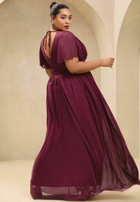 Lipsy PLUS SIZE FIT - SHORT SLEEVE PEARL TRIM BRIDESMAID - Abiti per occasioni speciali - burgundy red