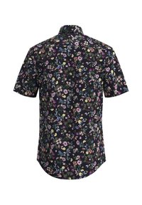 Korte mouwen shirt in een zwarte stof met een kleurrijk bloemenpatroon van verschillende bloemen en bladeren verspreid over het geheel. Standaard kraagontwerp.