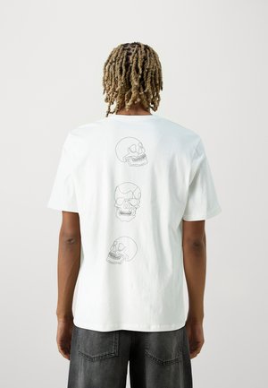 Jack & Jones JJSCULLY TEE CREW NECK - Print T-shirt - cloud dancer