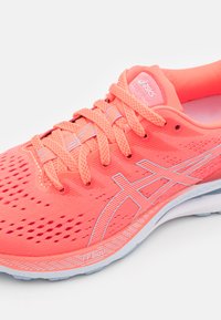 asics gel kayano 28 blazing coral