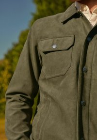 Next COLLARED TRUCKER - REGULAR FIT - Imiteret læderjakke - khaki green