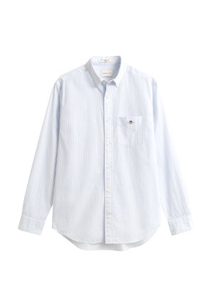 Hellblaues Hemd aus Baumwolle mit dünnen weißen Streifen, langen Ärmeln, spitzem Kragen und einer Tasche mit kleinem Logo.