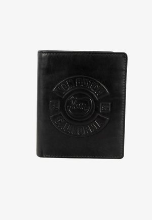 Cartera negra de cuero bifold con logo circular en relieve que dice "Von Dutch California" en la tapa frontal.
