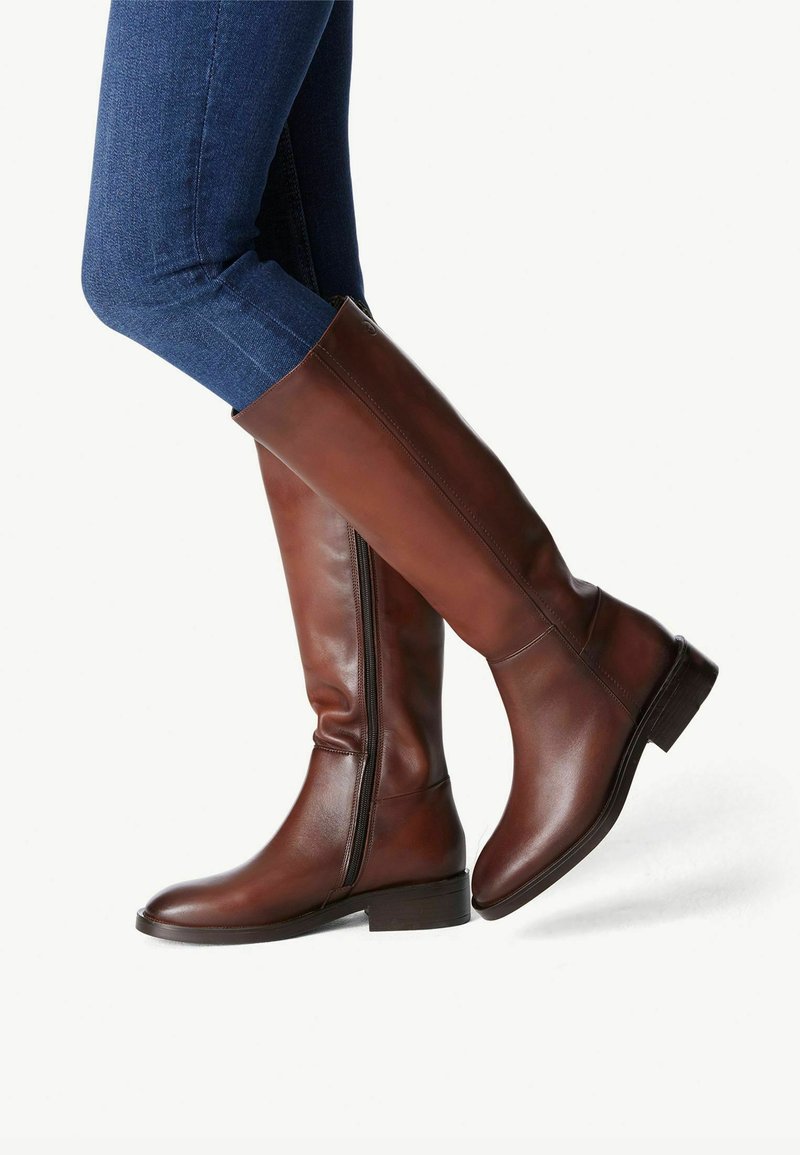 cognac kleur laarzen combineren