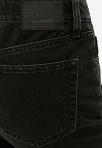 Bershka Vaqueros rectos - black