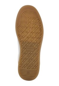 Suola di scarpa in gomma marrone con un motivo di battistrada geometrico, caratterizzato da linee ondulate e un marchio al centro. I lati sfumano verso il bianco.