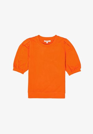 Top corto de color naranja con mangas abullonadas, hecho de material suave. Presenta un escote redondo y un ajuste relajado. Sin patrones ni acentos visibles.