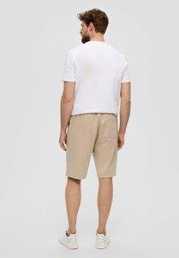s.Oliver BERMUDA - Pantalon de survêtement - beige