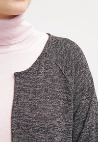 QS Strickjacke - black