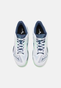 Mizuno WAVE EXCEED LIGHT 2 biały