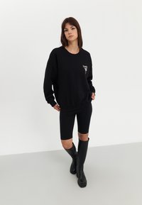 Even&Odd Melegítőfelső - black
