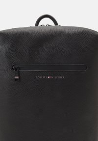 Tommy Hilfiger TRANSIT BACKPACK UNISEX - Malý batoh  - black