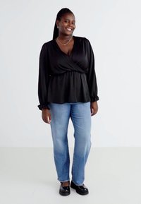 Vero Moda Curve VMCMARY SMOCK - Blouse - black