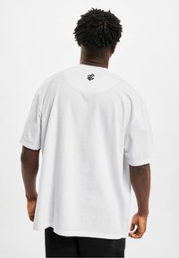 Rocawear WOODHAVEN - Marškinėliai su spaudiniu - white