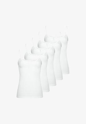 Six débardeurs blancs pour femmes avec fines bretelles disposés en rangée décalée sur fond blanc.