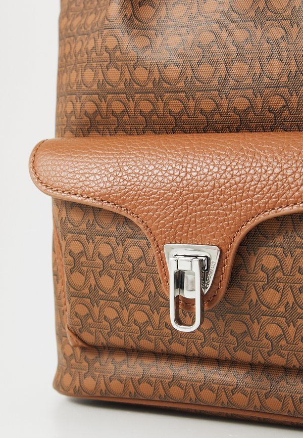 BEAT - Cross body bag - cognac2