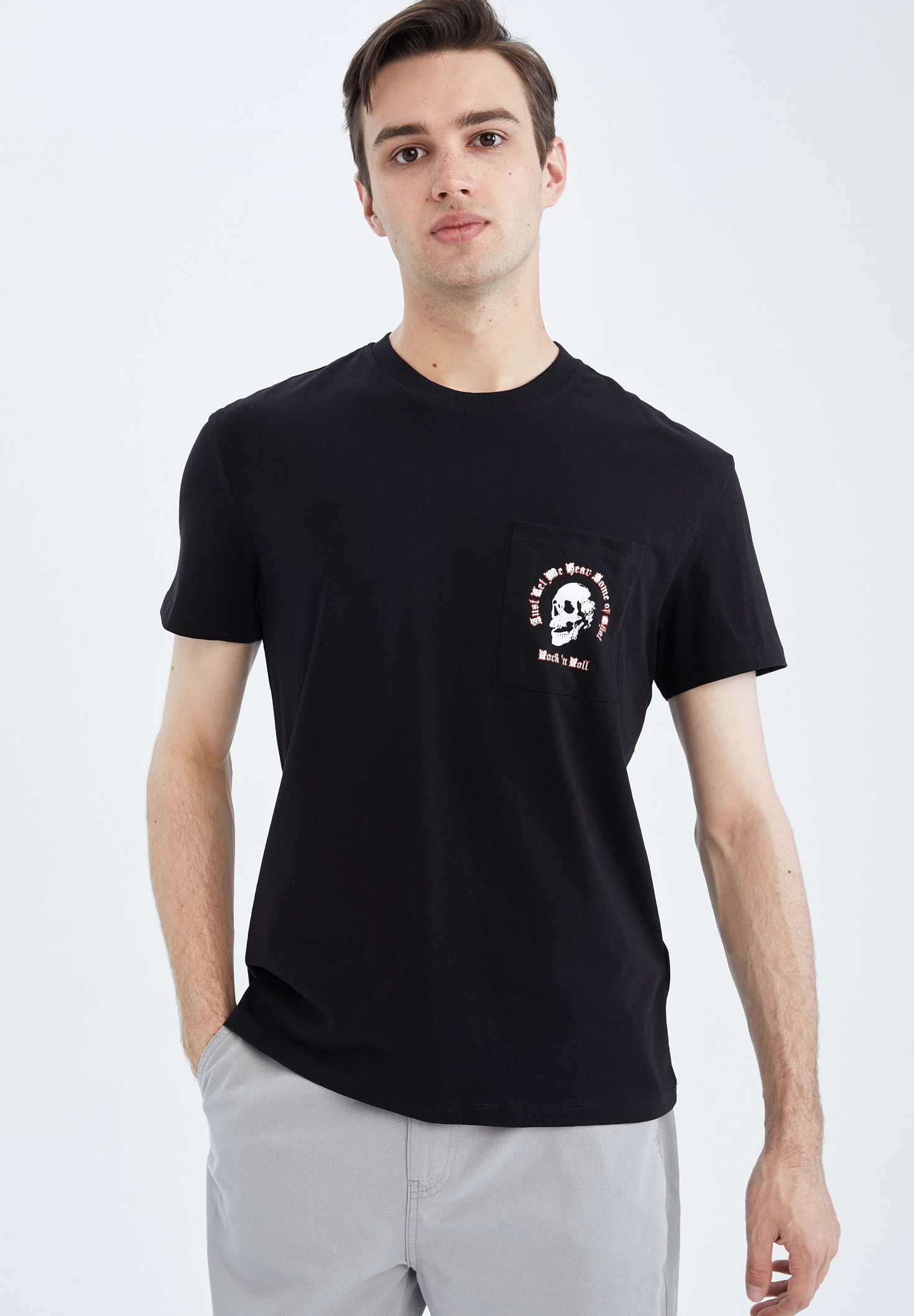 DeFacto Herren T-Shirt Basic – Oversize Fit, Rundhals, Aus Weicher Baumwolle