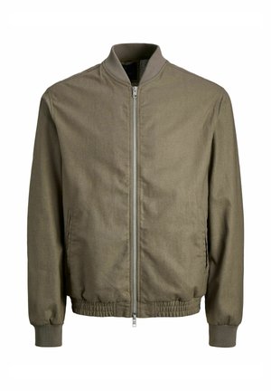 Olivengrøn bomberjakke med lynlås fortil, ribbede manchetter og kant. Lavet af et glat stof med en let struktureret overflade.