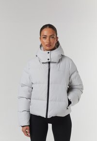 CLOSURE London - Kurtka zimowa