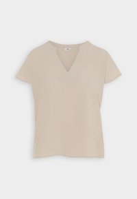 T-shirt beige con scollo a V e maniche corte, realizzata in materiale morbido, con un design semplice e una vestibilità rilassata, senza motivi o dettagli visibili.